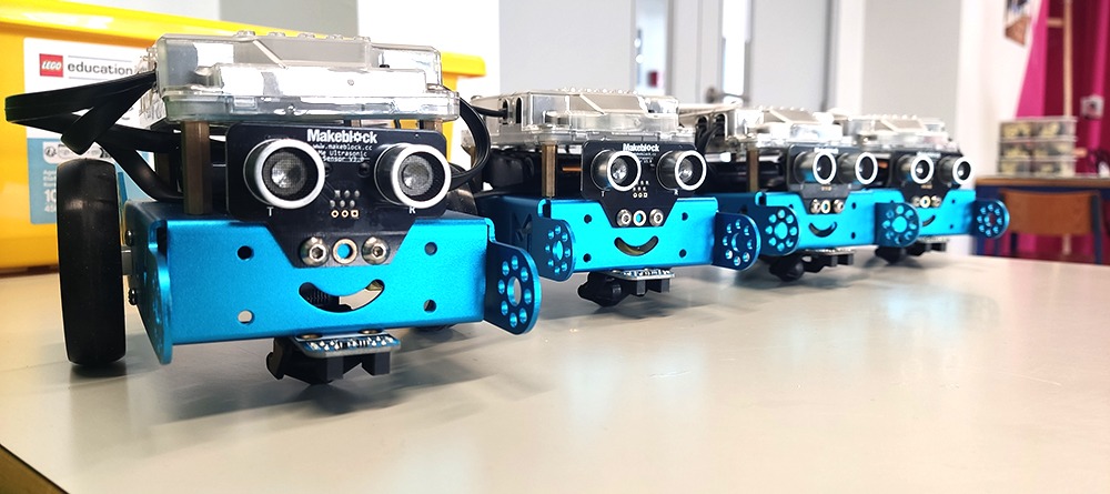Robôs Makeblock mBot utilizados no Clube de Robótica
