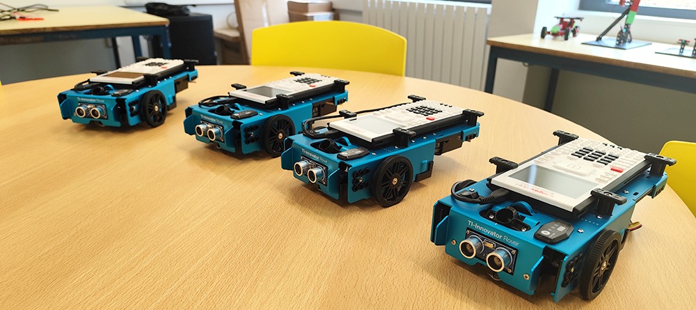 TI-Innovator Rover com calculadora gráfica TI-Nspire CX II